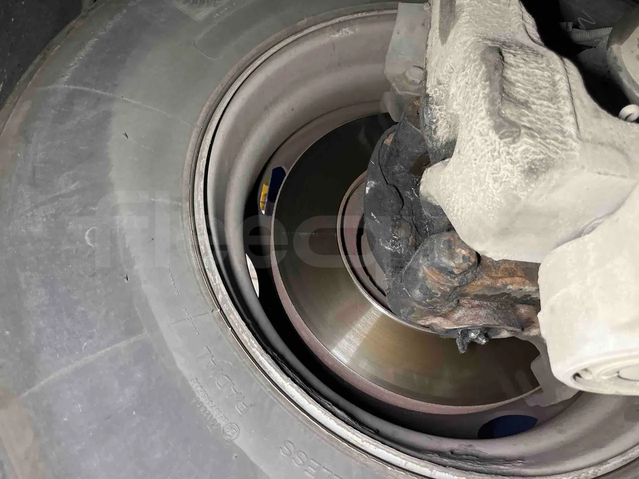Mercedes-Benz Integro - front discs left