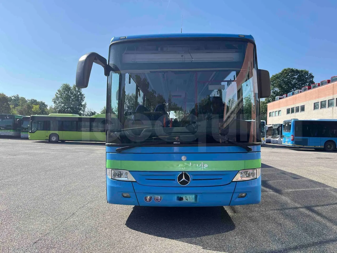 Mercedes-Benz Integro - front photo