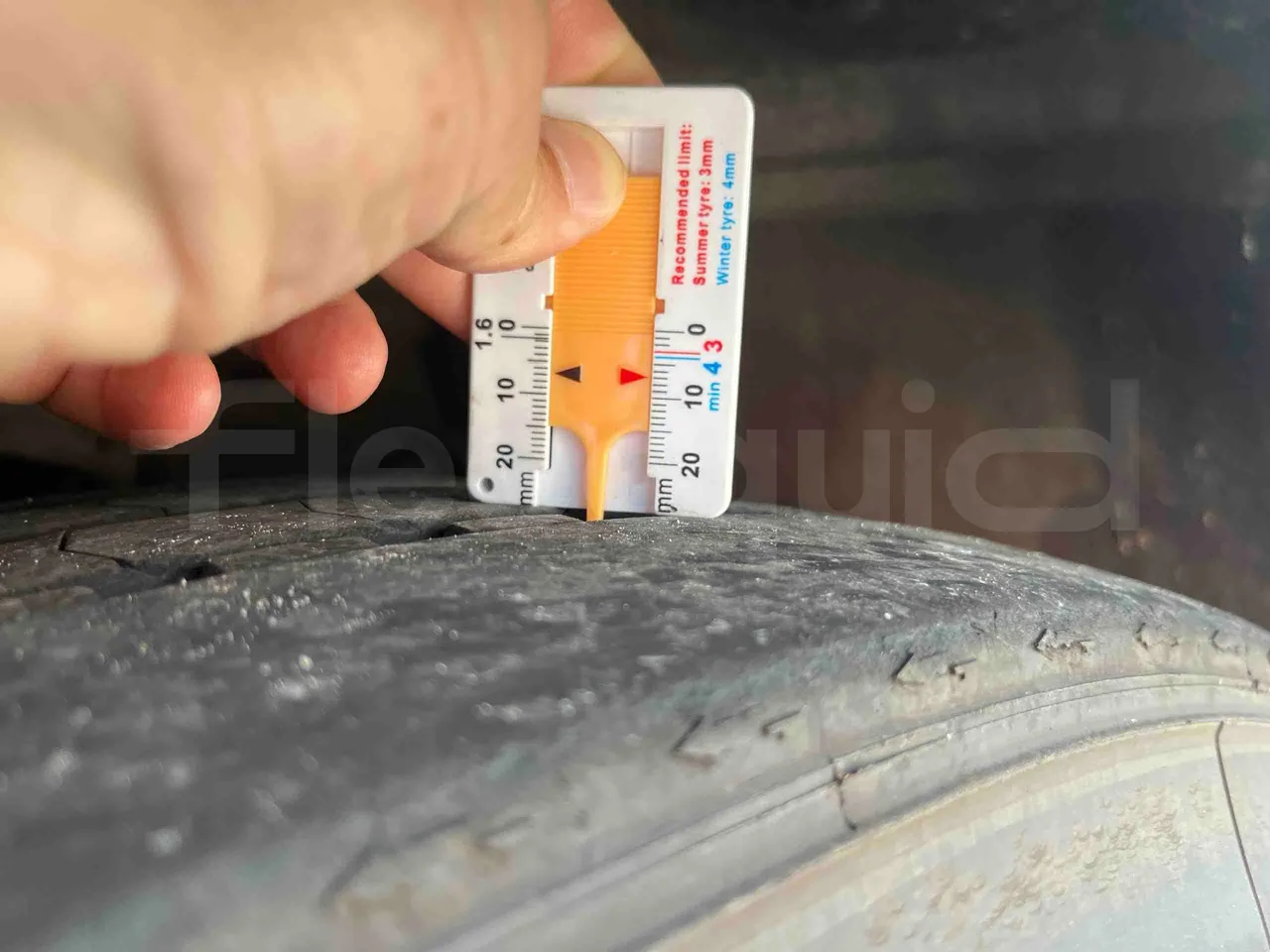 Mercedes-Benz Integro - rear left tire photo