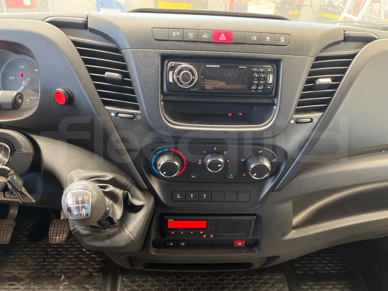 Iveco Daily 50C14N - EUR6 - 100kW - 6,048m - radio accessories photo