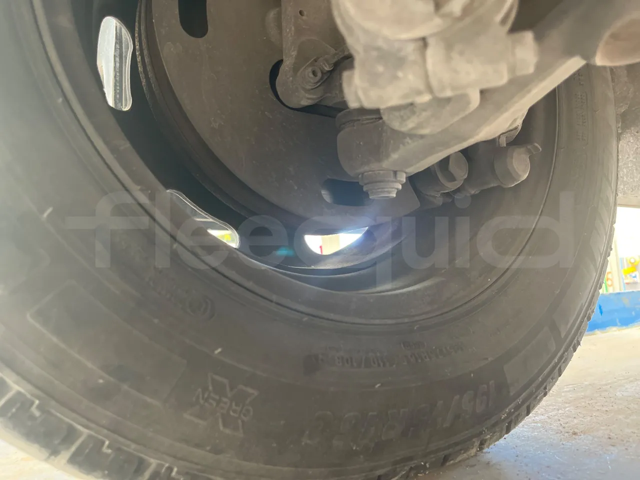 Iveco Daily 50C14N - EUR6 - 100kW - 6,048m - front discs right