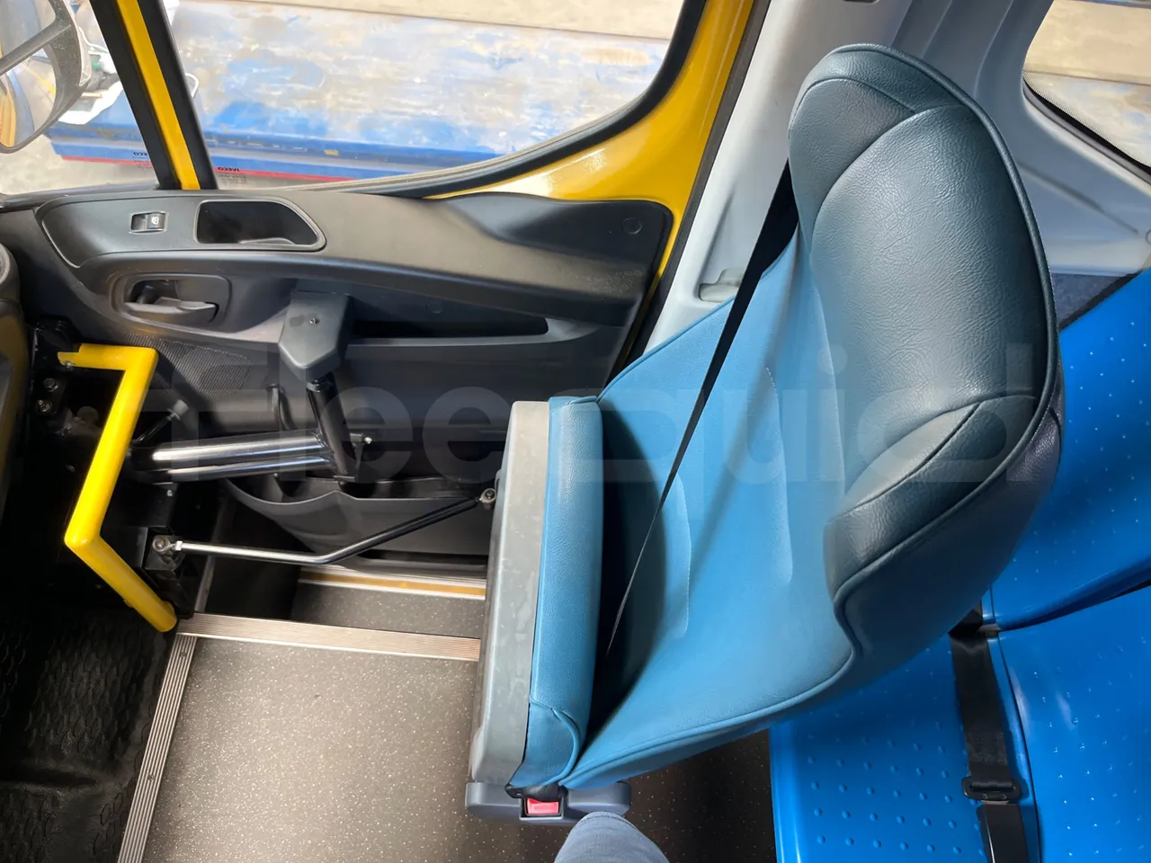 Iveco Daily 50C14N - EUR6 - 100kW - 6,048m - hostess seat photo