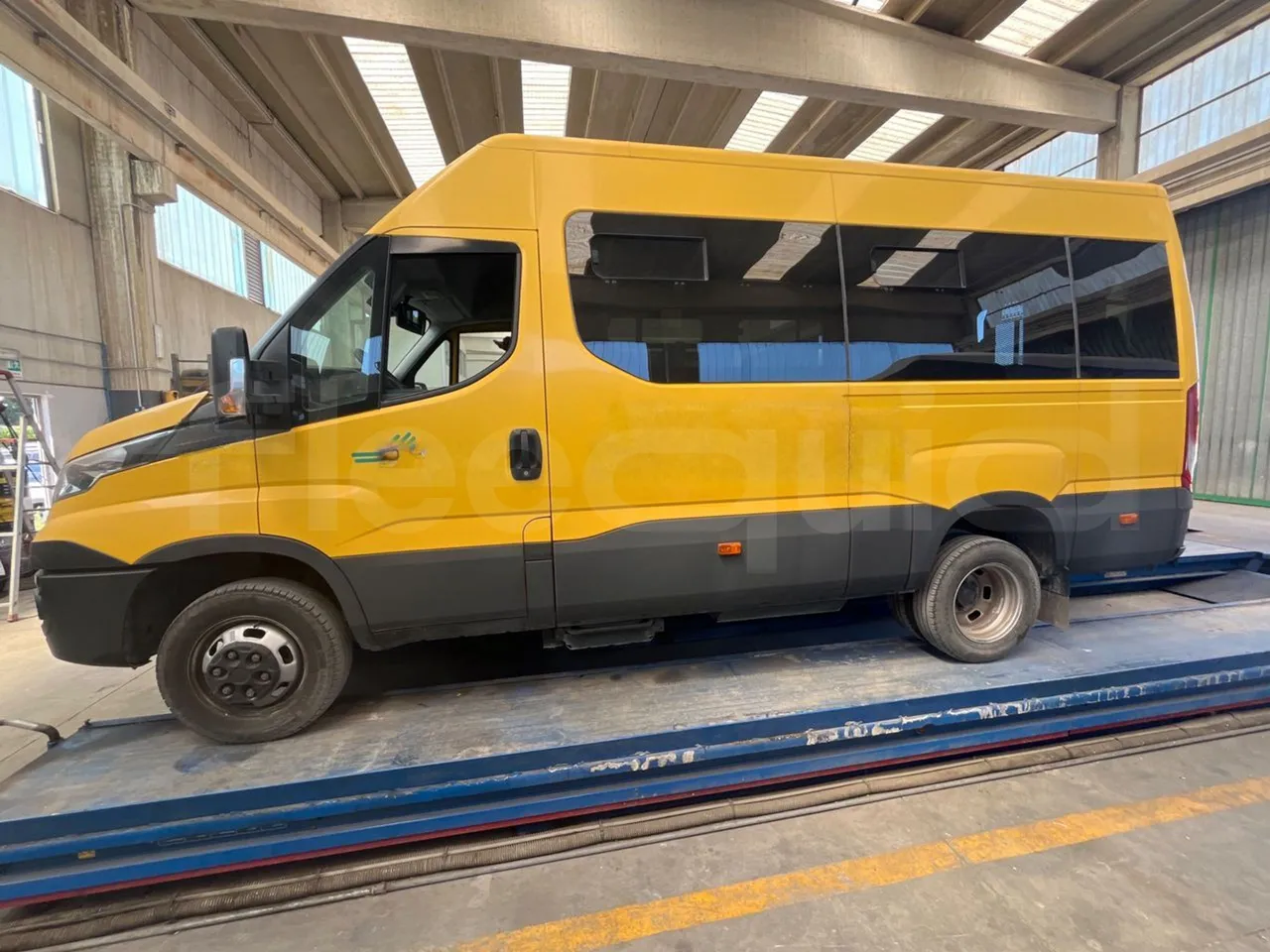 Iveco Daily 50C14N - EUR6 - 100kW - 6,048m - left side photo