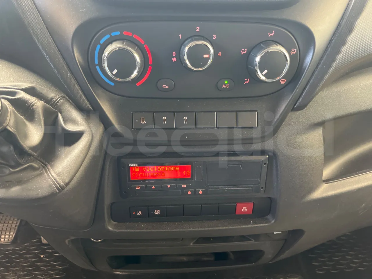 Iveco Daily 50C14N - EUR6 - 100kW - 6,048m - Tachograph