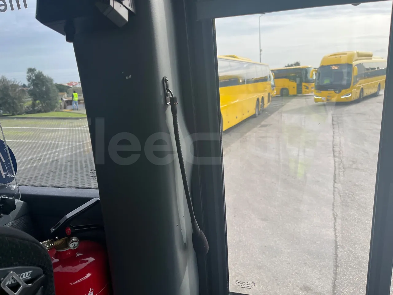 Volvo 9700-B8R B6SC 9700S - Euro 6 - 240 kW - 14.980 mt - driver microphone accessories photo