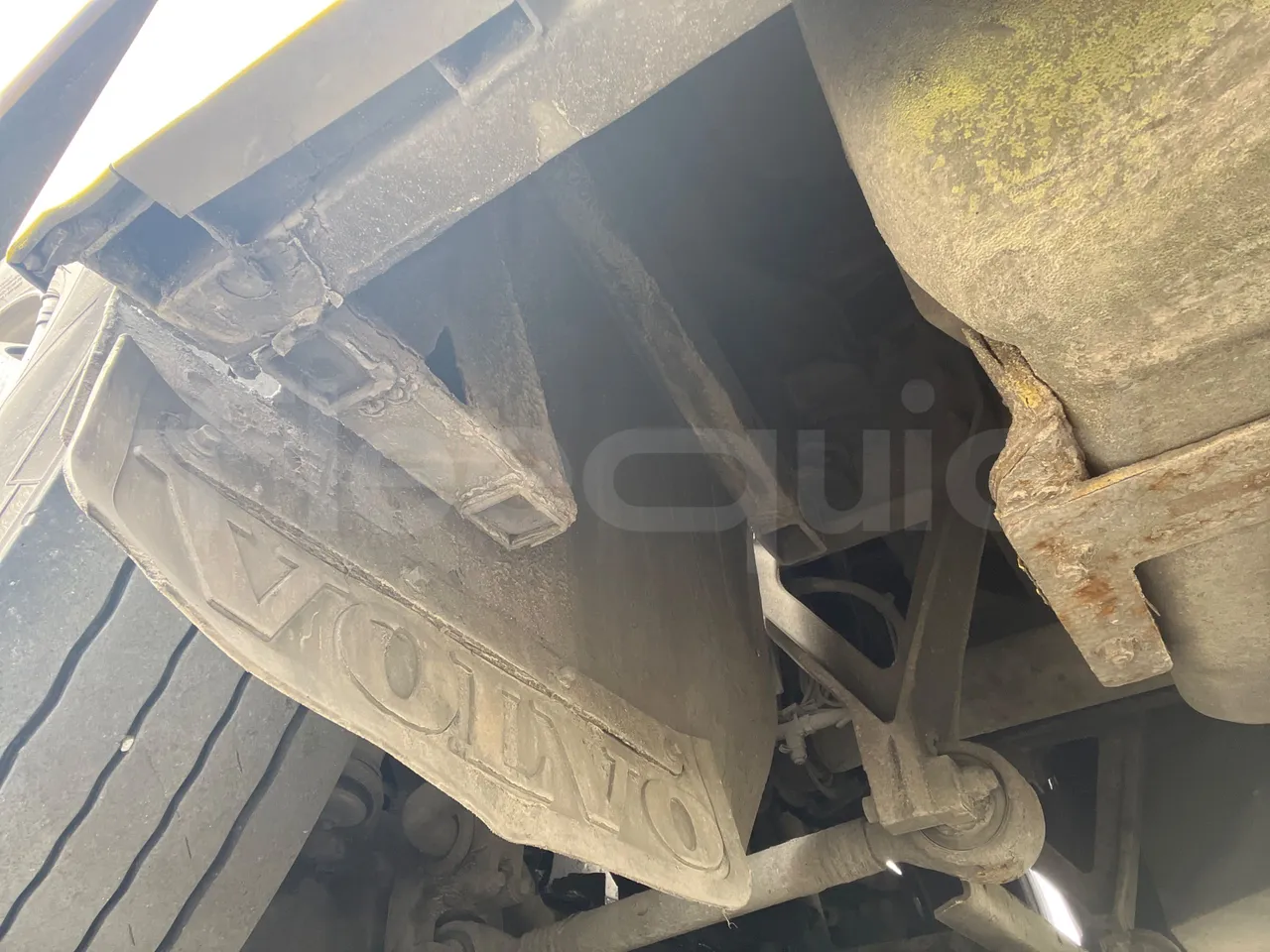 Volvo 9700-B8R B6SC 9700S - Euro 6 - 240 kW - 14.980 mt - axel 2 air springs 1 right