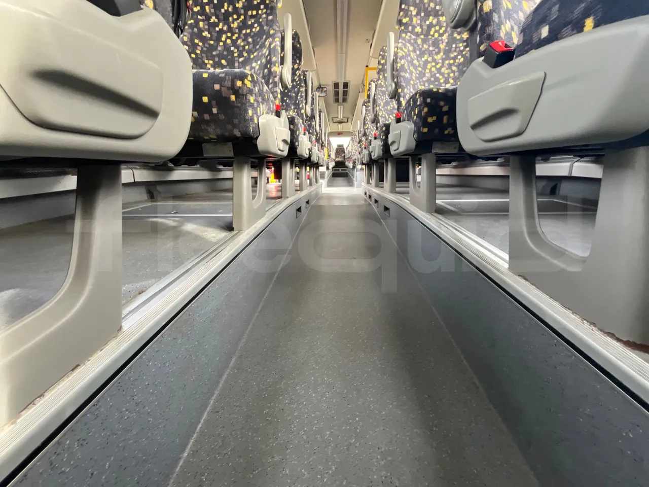 Volvo 9700-B8R B6SC 9700S - Euro 6 - 240 kW - 14.980 mt - seat brackets photo