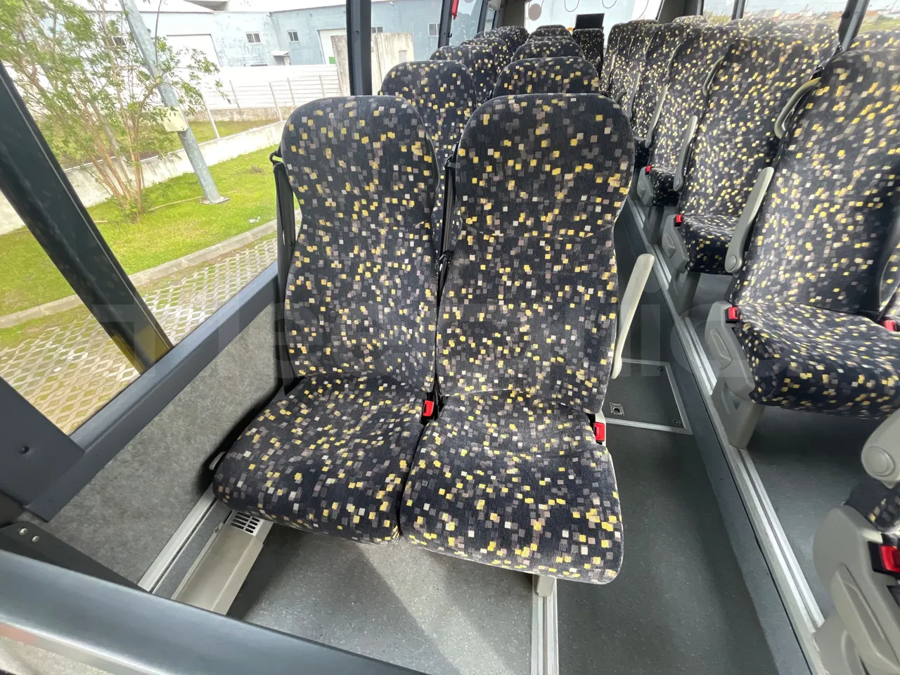 Volvo 9700-B8R B6SC 9700S - Euro 6 - 240 kW - 14.980 mt - single seat detail