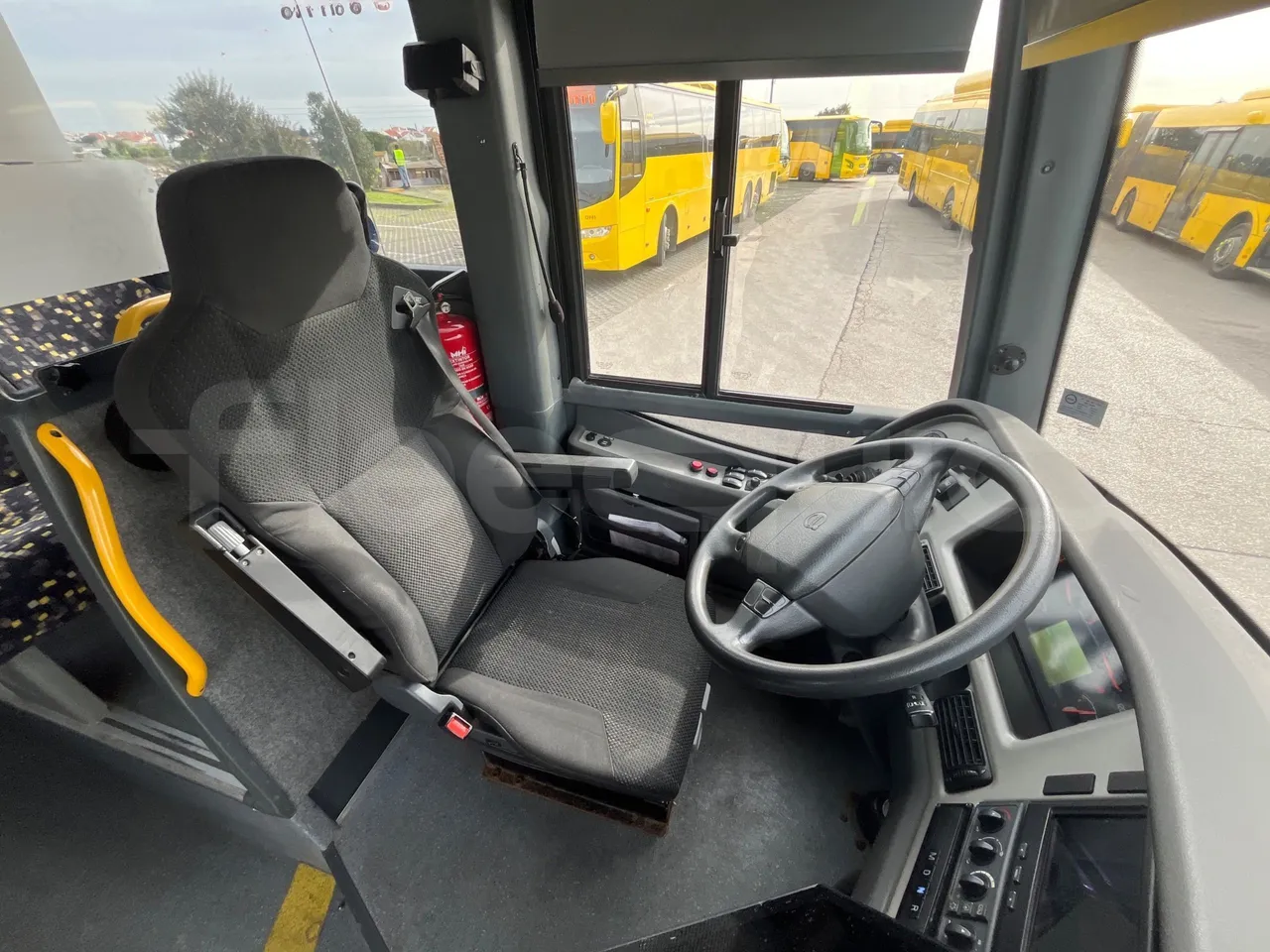 Volvo 9700-B8R B6SC 9700S - Euro 6 - 240 kW - 14.980 mt - driver's seat photo
