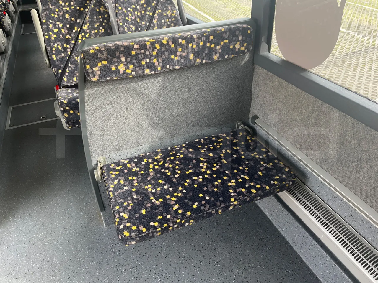 Volvo 9700-B8R B6SC 9700S - Euro 6 - 240 kW - 14.980 mt - folding seat photo