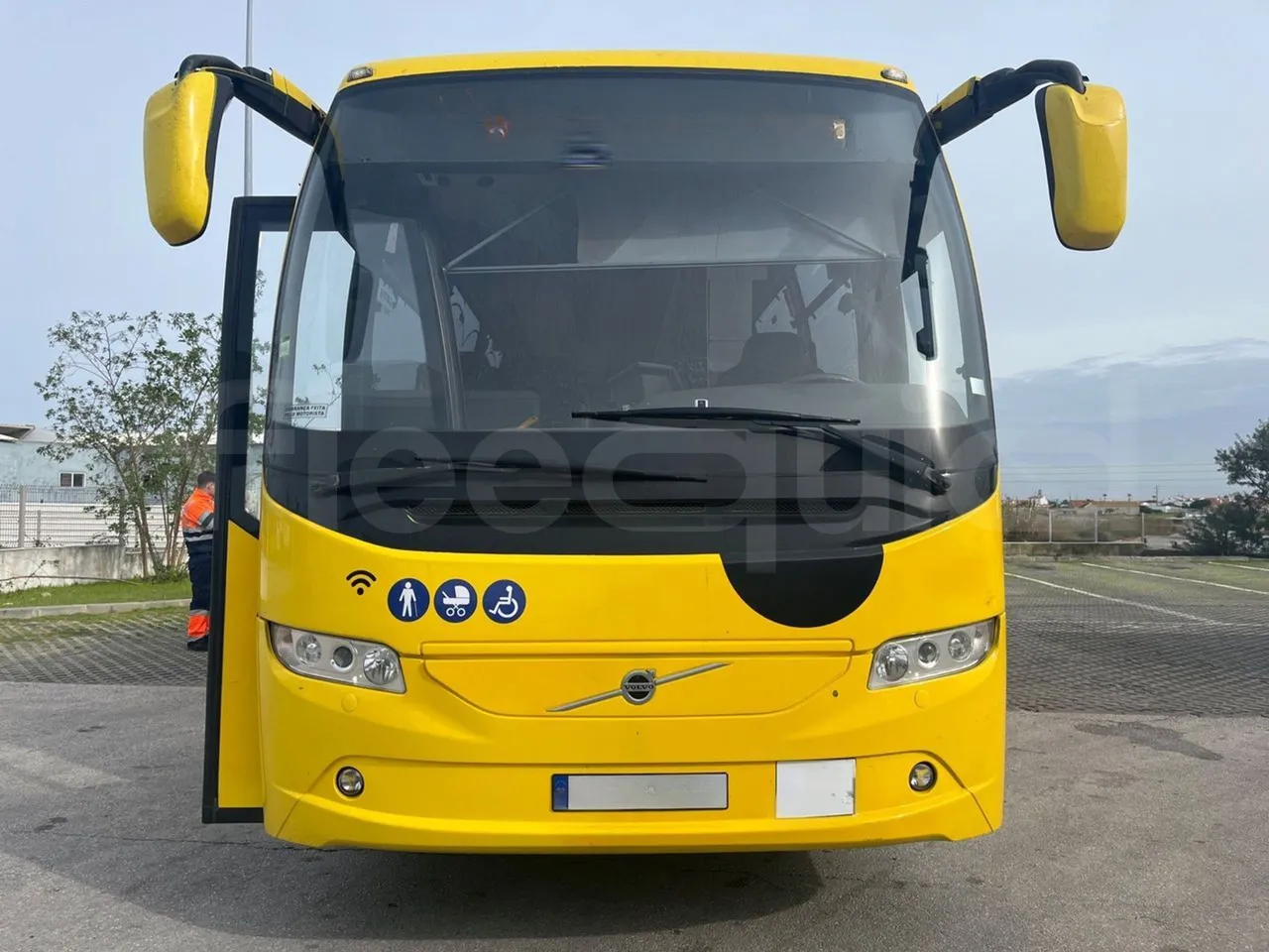 Volvo 9700-B8R B6SC 9700S - Euro 6 - 240 kW - 14.980 mt - front photo