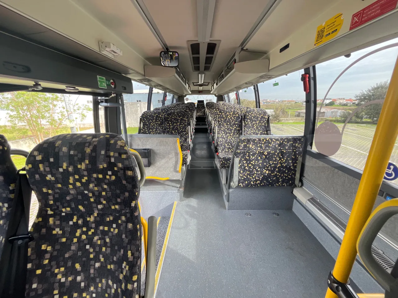 Volvo 9700-B8R B6SC 9700S - Euro 6 - 240 kW - 14.980 mt - reverse view middle aisle