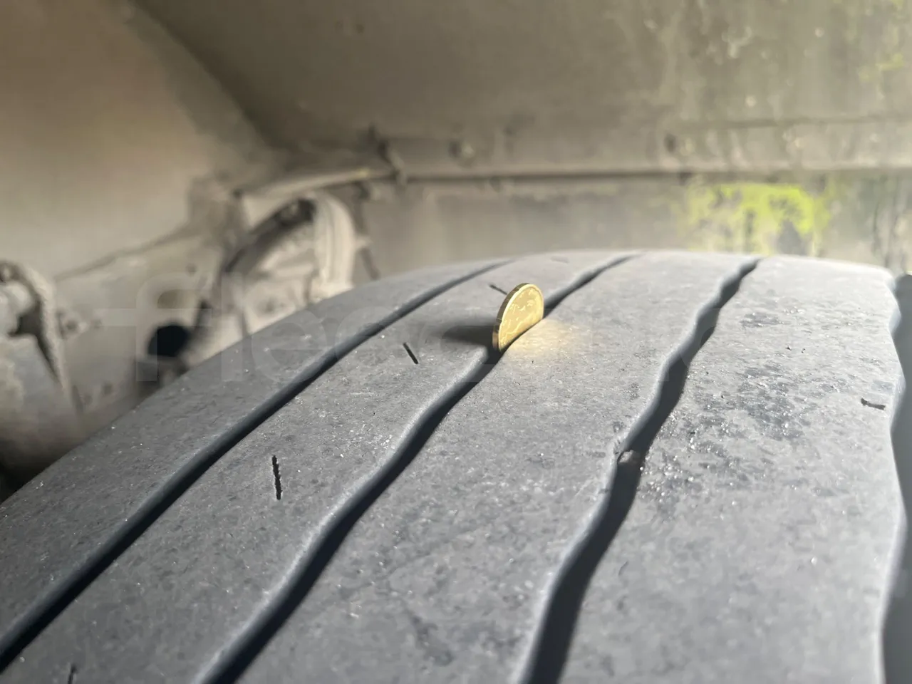 Volvo 9700-B8R B6SC 9700S - Euro 6 - 240 kW - 14.980 mt - tread condition second axle tires left