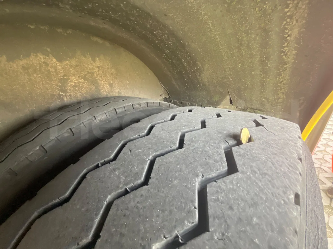 Volvo 9700-B8R B6SC 9700S - Euro 6 - 240 kW - 14.980 mt - tread condition third axle tires left