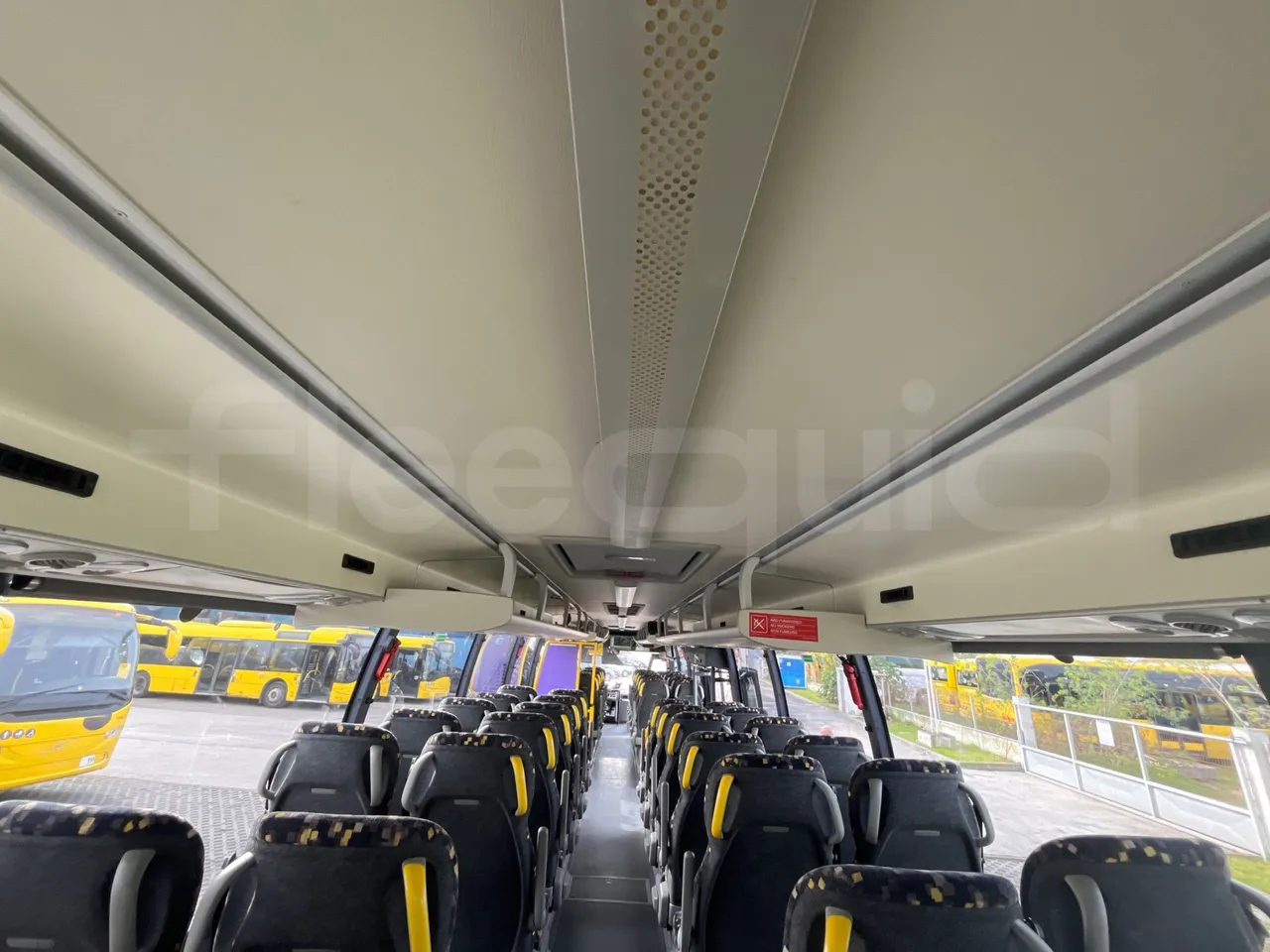 Volvo 9700-B8R B6SC 9700S - Euro 6 - 240 kW - 14.980 mt - overhead compartments photo