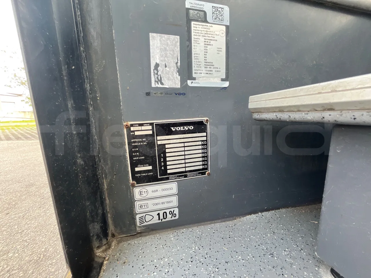 Volvo 9700-B8R B6SC 9700S - Euro 6 - 240 kW - 14.980 mt - vehicle plate photo