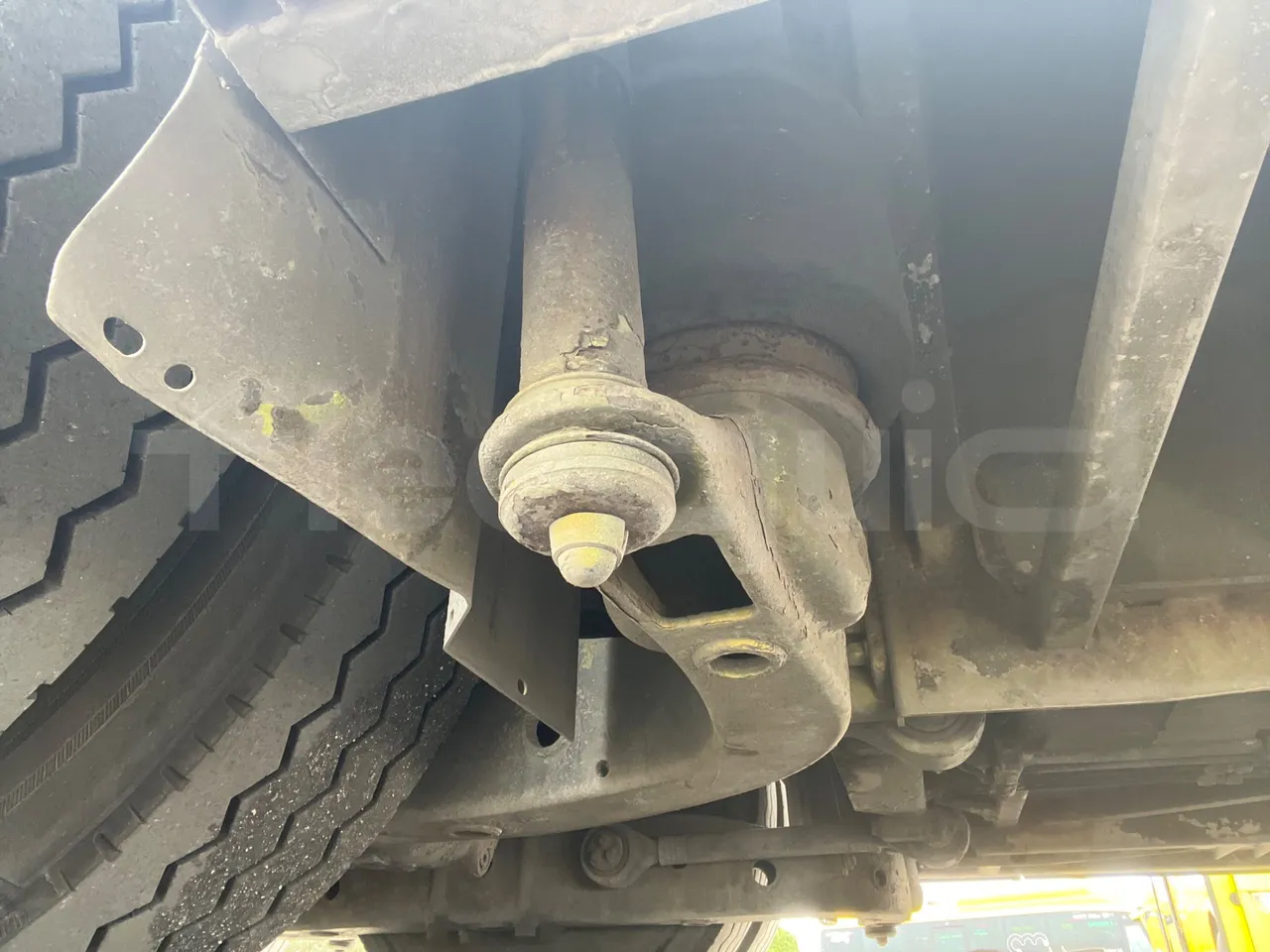 Volvo 9700-B8R B6SC 9700S - Euro 6 - 240 kW - 14.980 mt - axle 3 air springs 1 right