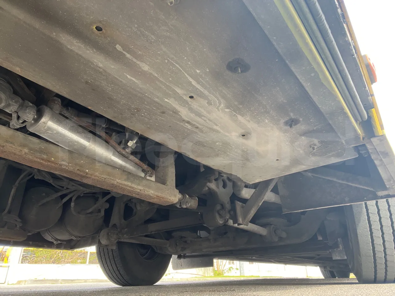 Volvo 9700-B8R B6SC 9700S - Euro 6 - 240 kW - 14.980 mt - front axle left side