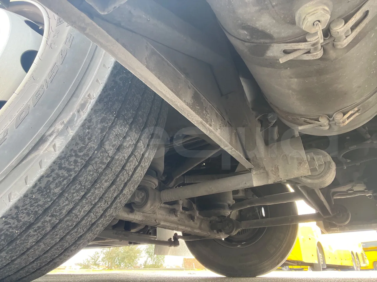 Volvo 9700-B8R B6SC 9700S - Euro 6 - 240 kW - 14.980 mt - front axle right side