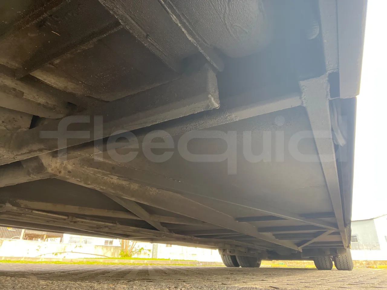 Volvo 9700-B8R B6SC 9700S - Euro 6 - 240 kW - 14.980 mt - central undercarriage photo