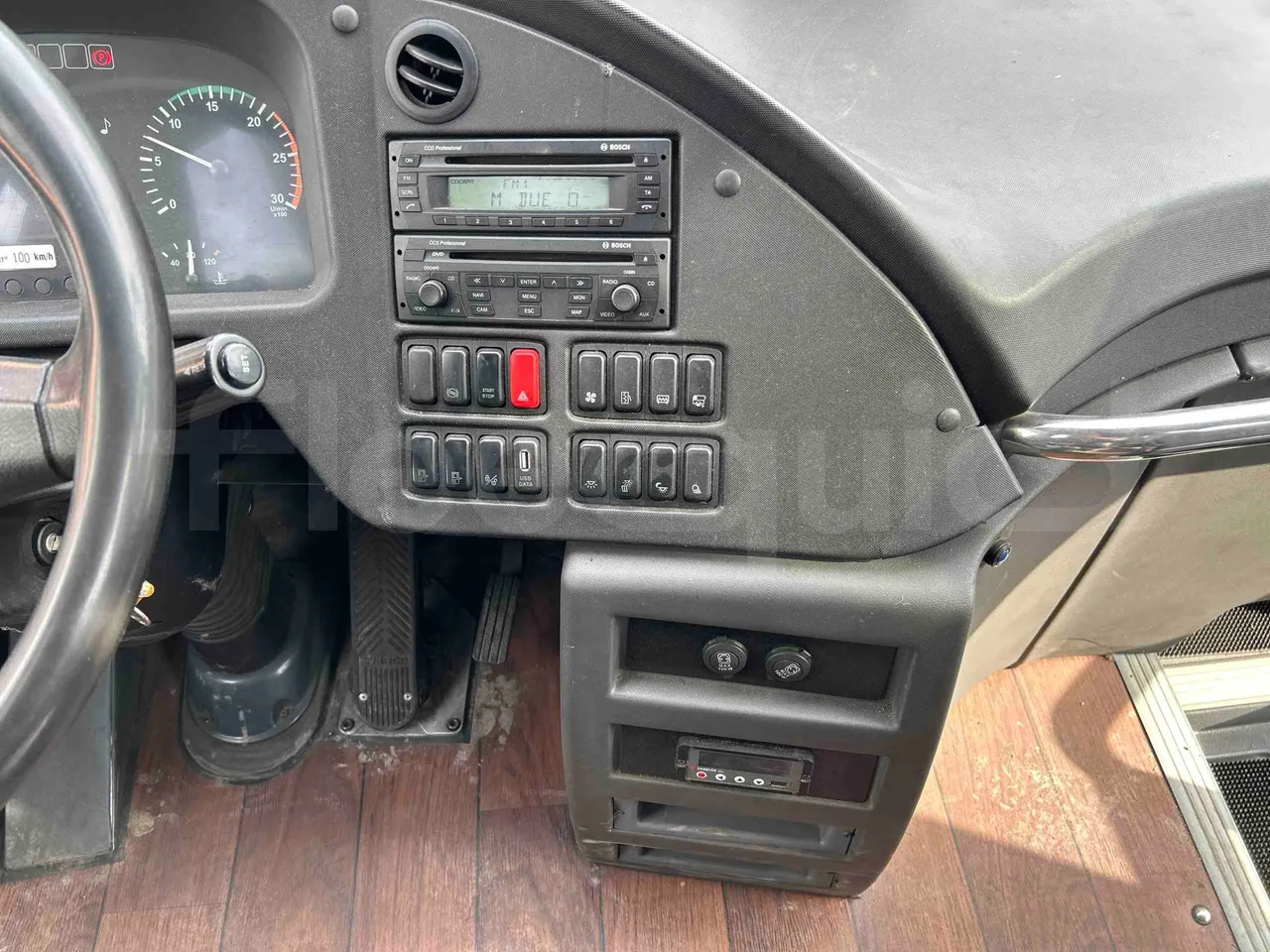 Temsa Safari - radio accessories photo