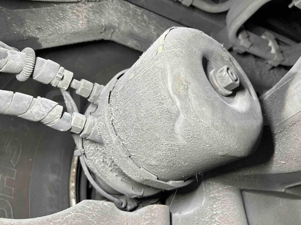 Temsa Safari - axle 2 caliper brakes left