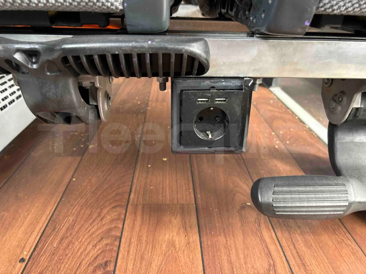 Temsa Safari - usb charging detail