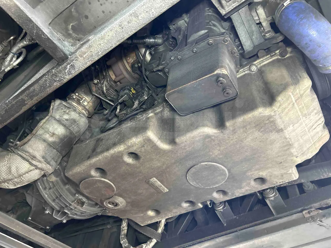 Temsa Safari - engine without protection