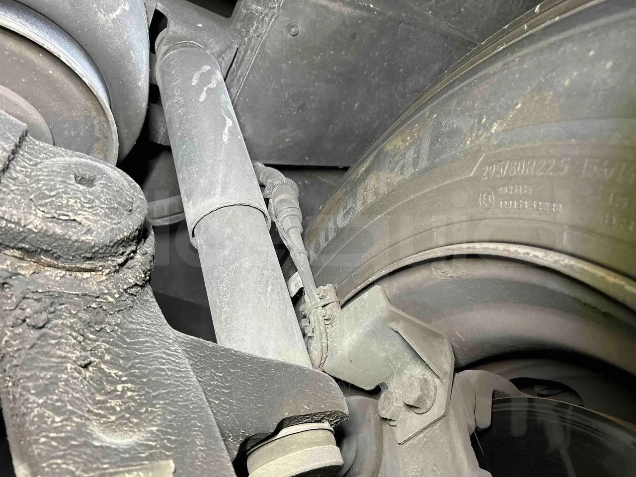 Temsa Safari - front shock absorbers right