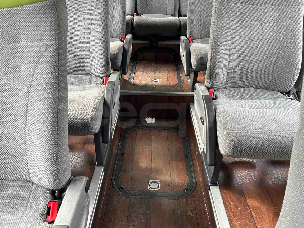 Temsa Safari - floor hatches photo