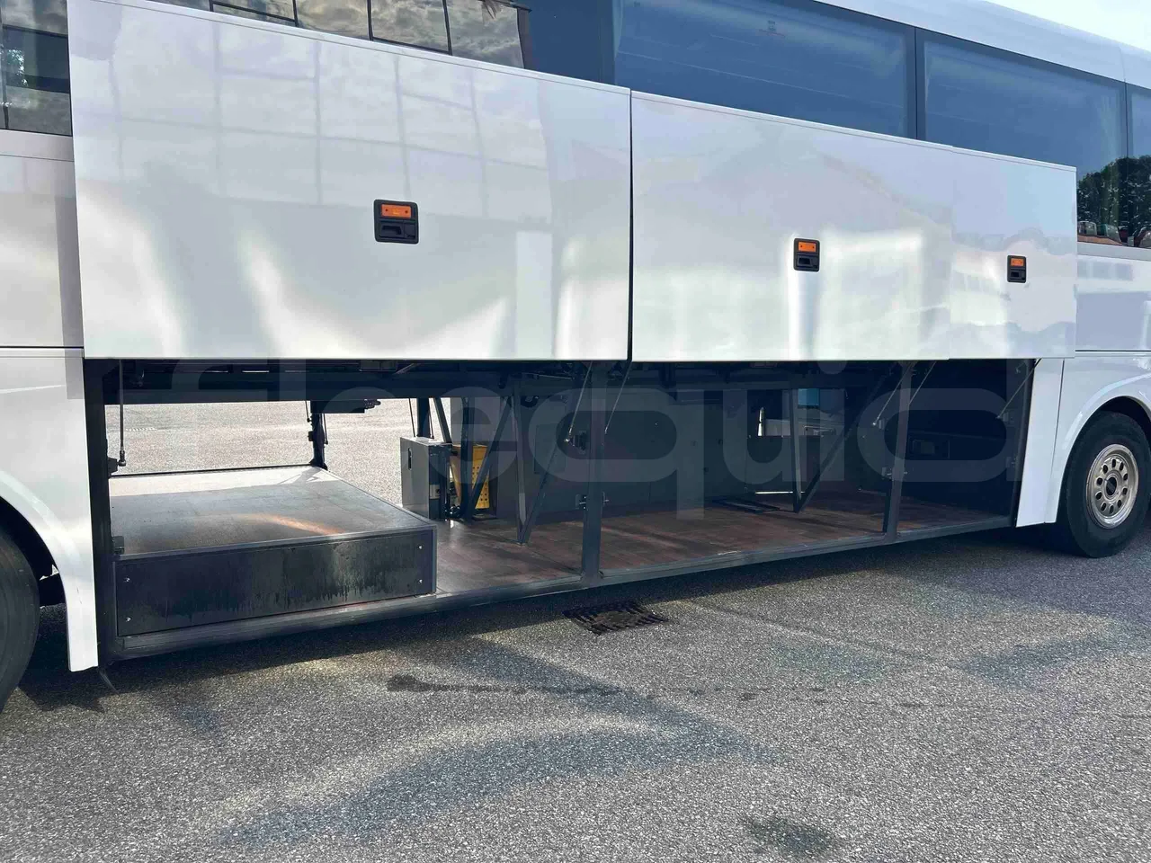 Temsa Safari - luggage rack photo
