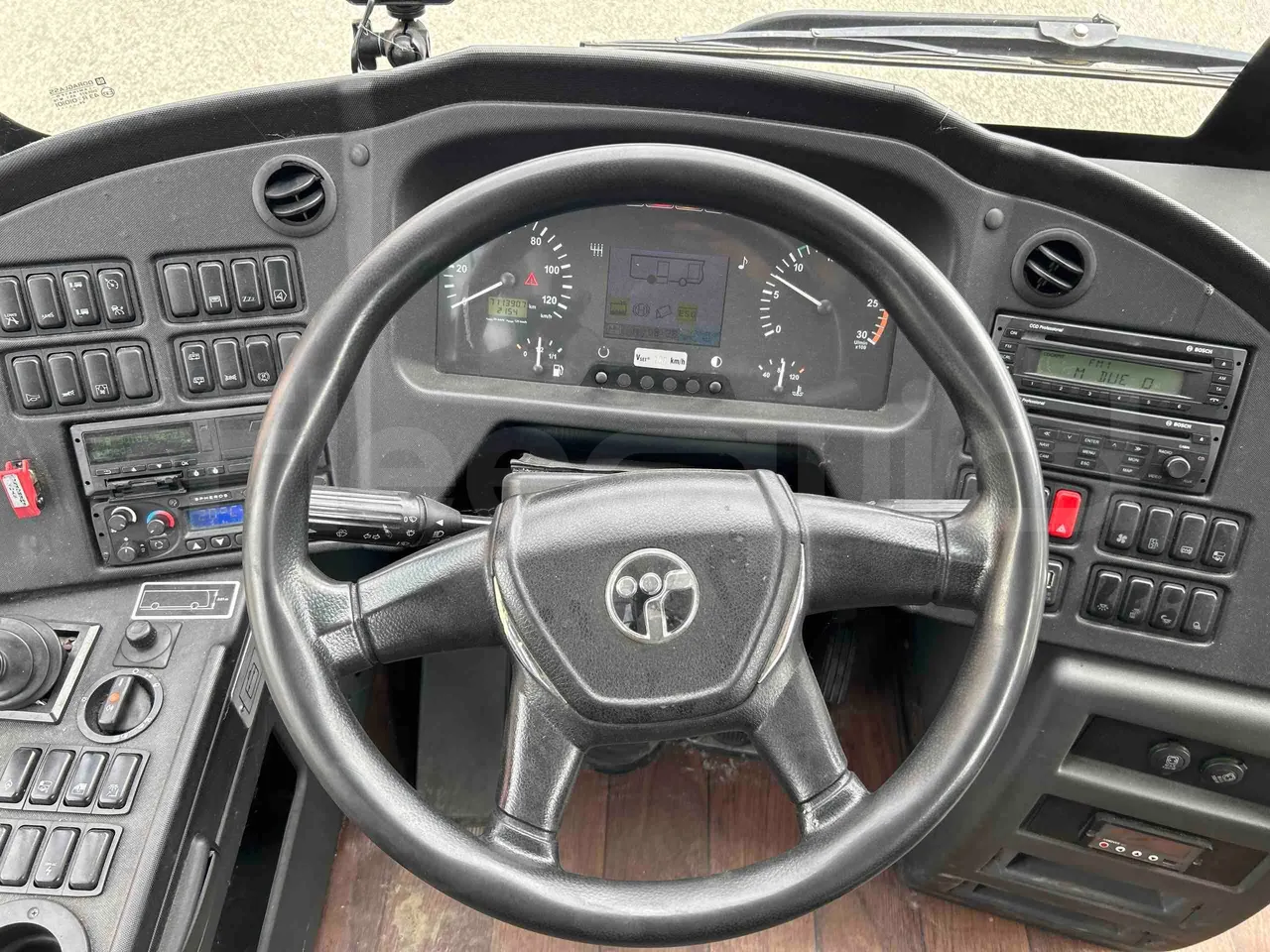 Temsa Safari - steering wheel photo