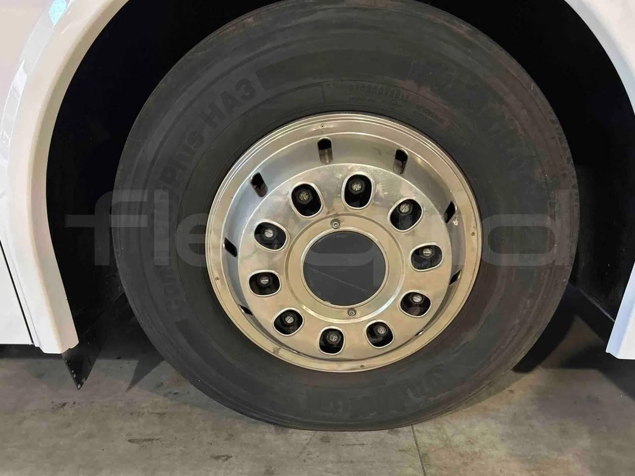Temsa Safari - front left tire measurements