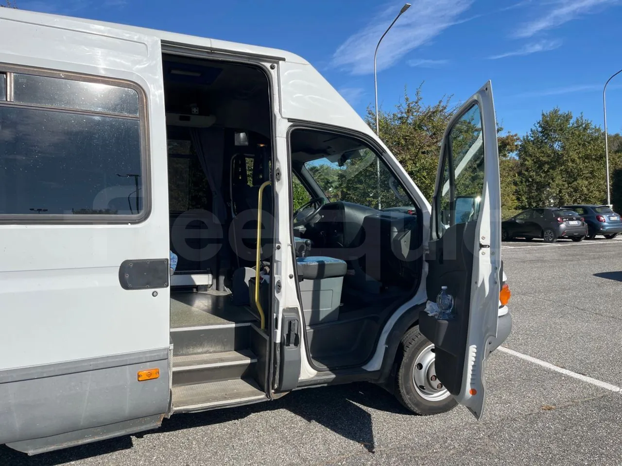 Iveco Daily A50C - EUR3 - 107kW - 6.948m - front door 1 open