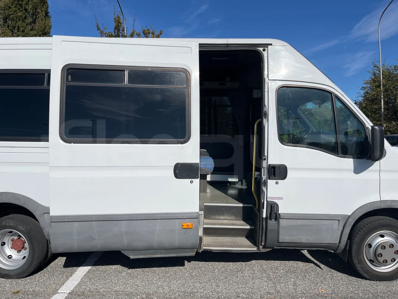 Iveco Daily A50C - EUR3 - 107kW - 6.948m - front door 3 open