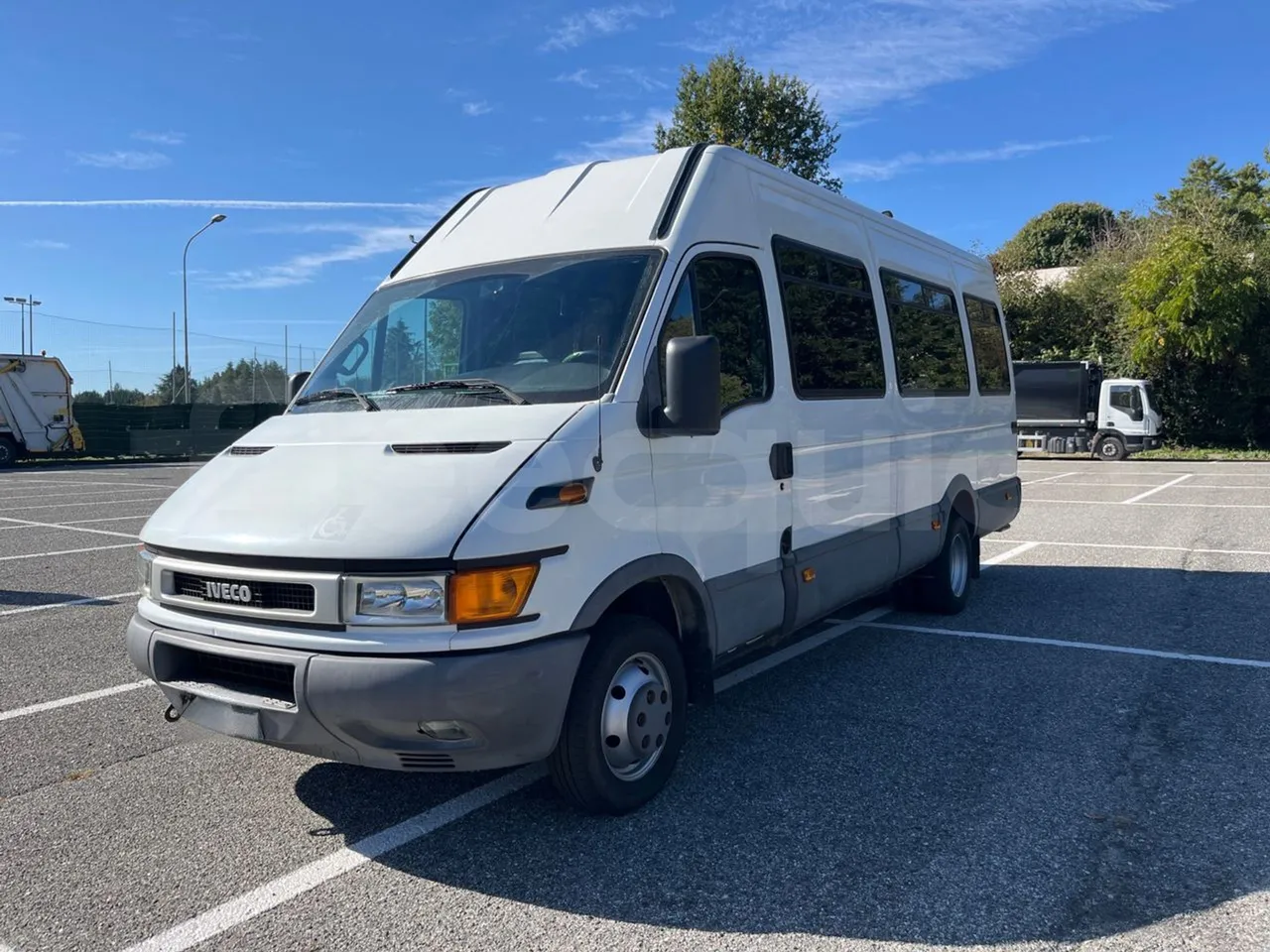 Iveco Daily A50C - EUR3 - 107kW - 6.948m - 3/4 front left