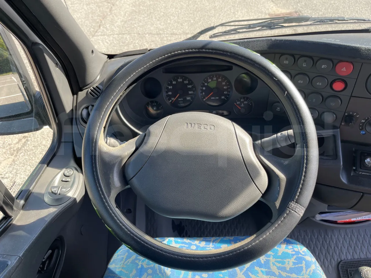 Iveco Daily A50C - EUR3 - 107kW - 6.948m - steering wheel photo