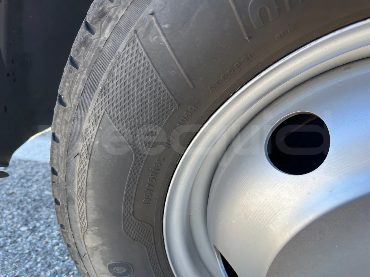 Iveco Daily A50C - EUR3 - 107kW - 6.948m - front left tire measurements