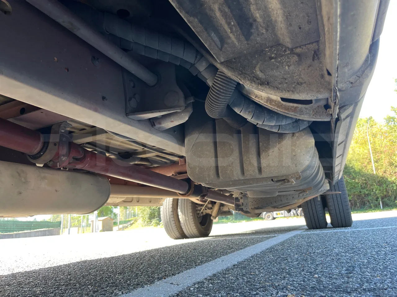 Iveco Daily A50C - EUR3 - 107kW - 6.948m - central undercarriage photo