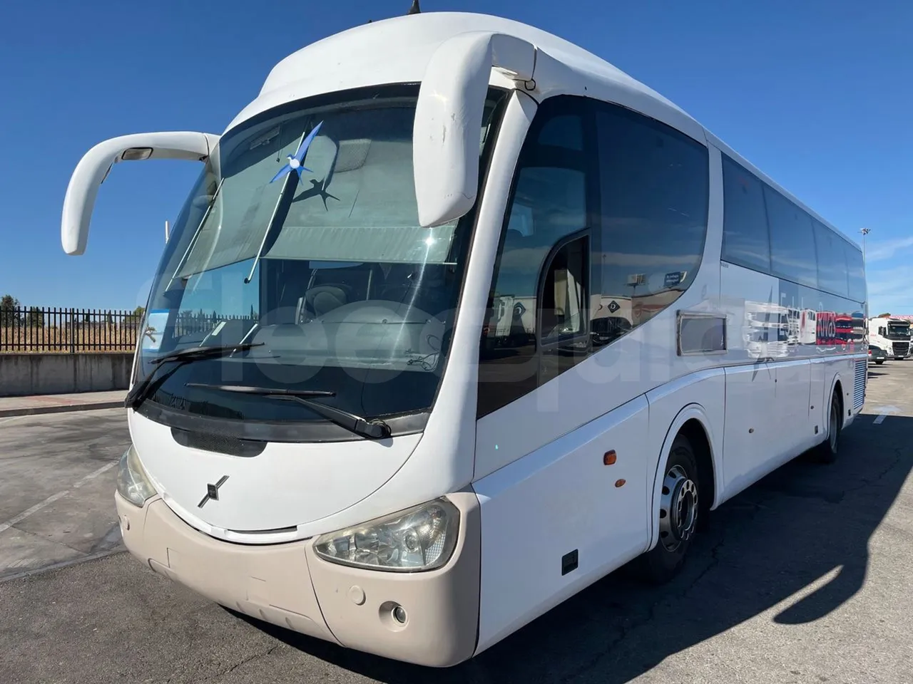 Volvo B12B DH12D420 - EUR3 - 309kW -12.2m - 3/4 front left