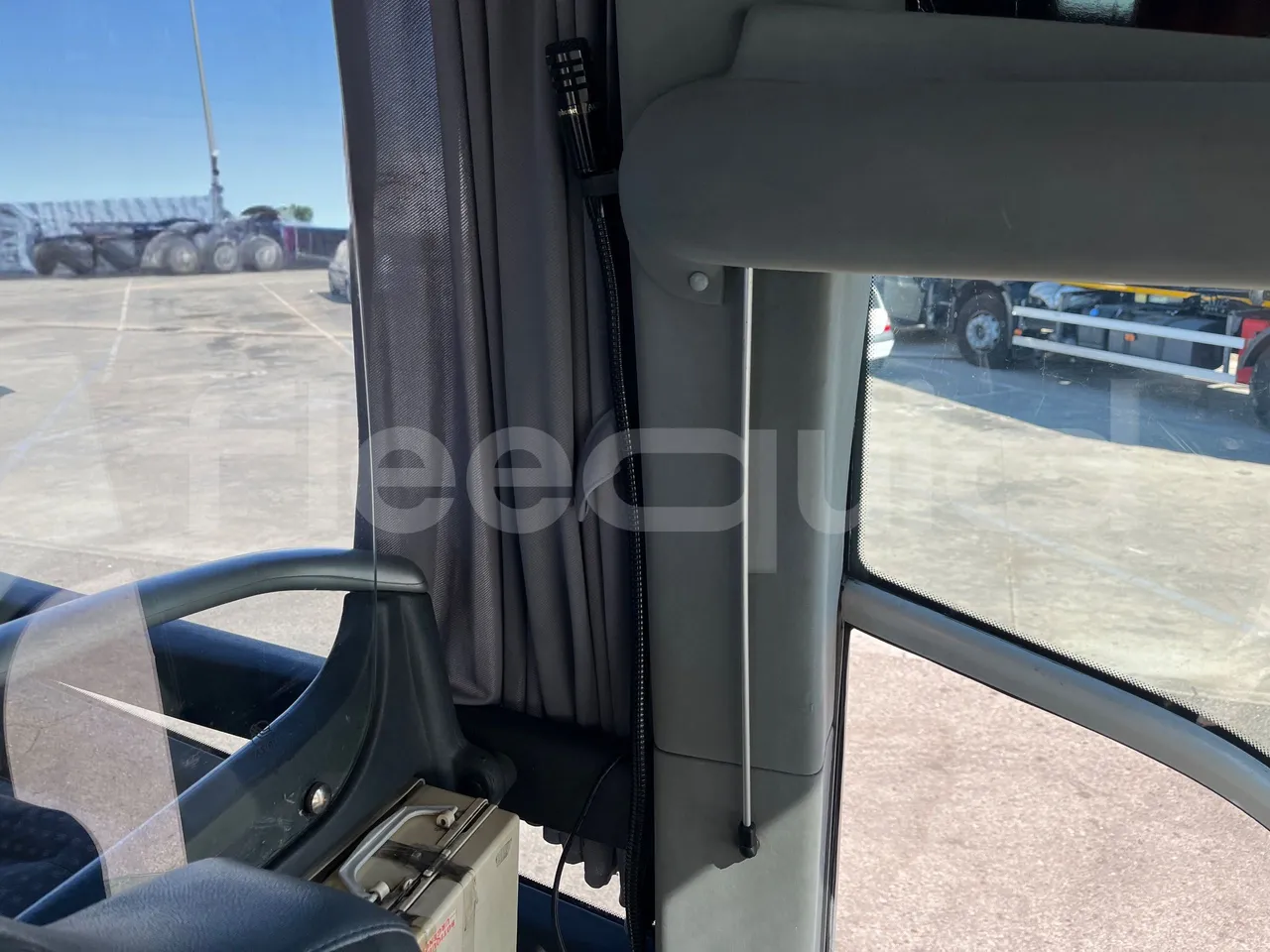 Volvo B12B DH12D420 - EUR3 - 309kW -12.2m - driver microphone accessories photo