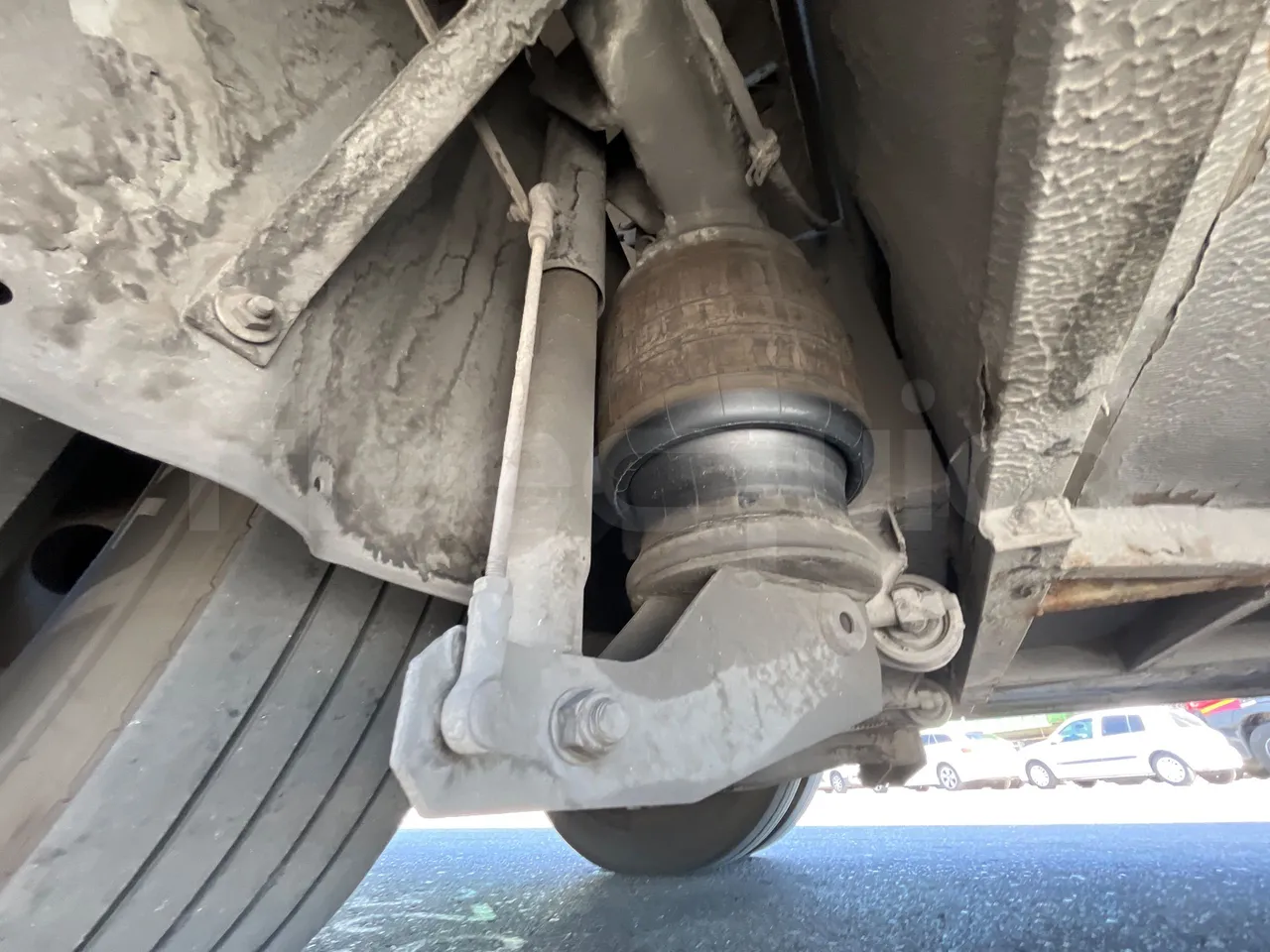 Volvo B12B DH12D420 - EUR3 - 309kW -12.2m - axel 2 air springs 1 left