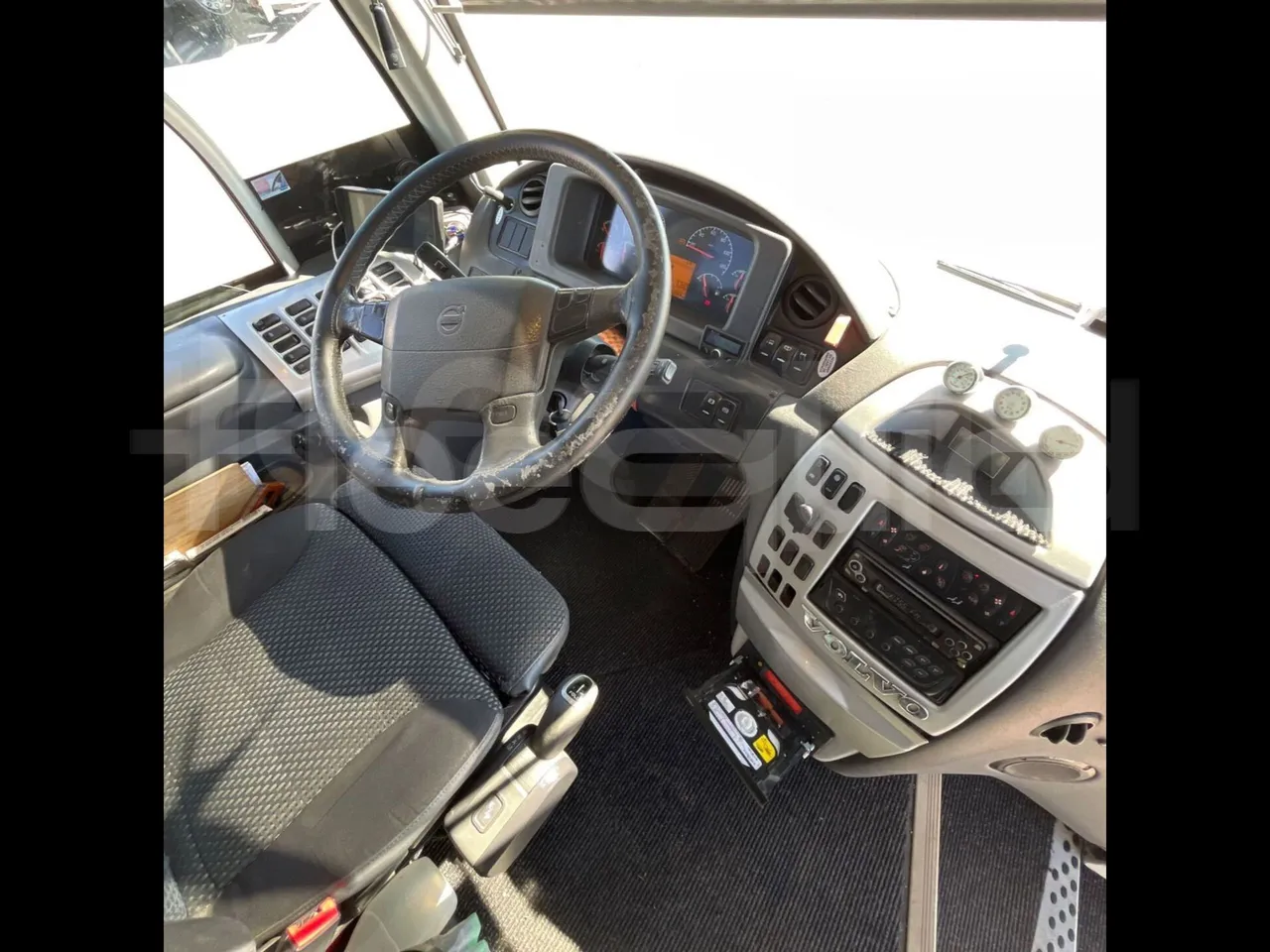 Volvo B12B DH12D420 - EUR3 - 309kW -12.2m - buttons panels on