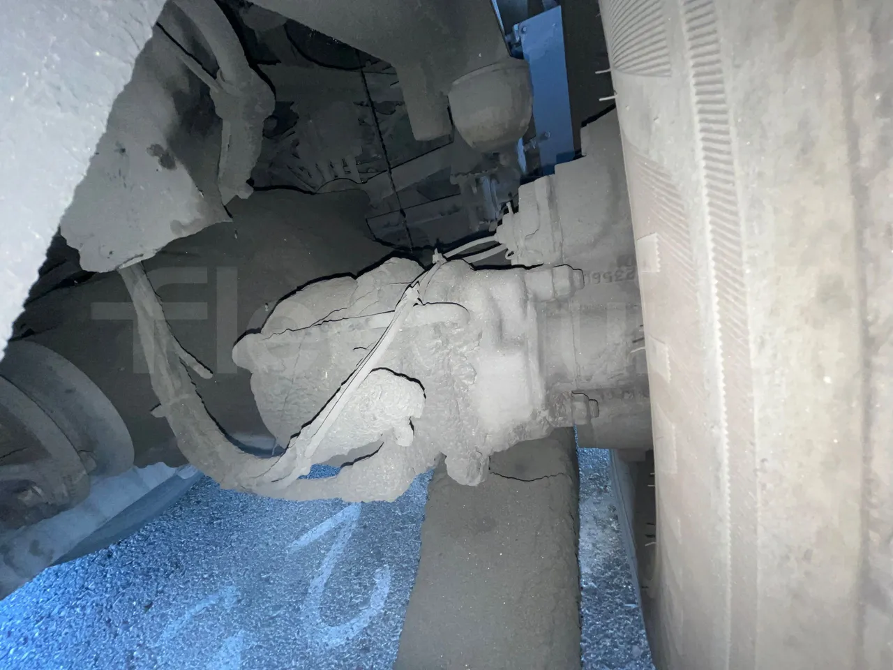 Volvo B12B DH12D420 - EUR3 - 309kW -12.2m - axle 2 caliper brakes left