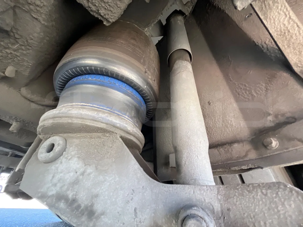 Volvo B12B DH12D420 - EUR3 - 309kW -12.2m - axle 2 discs left