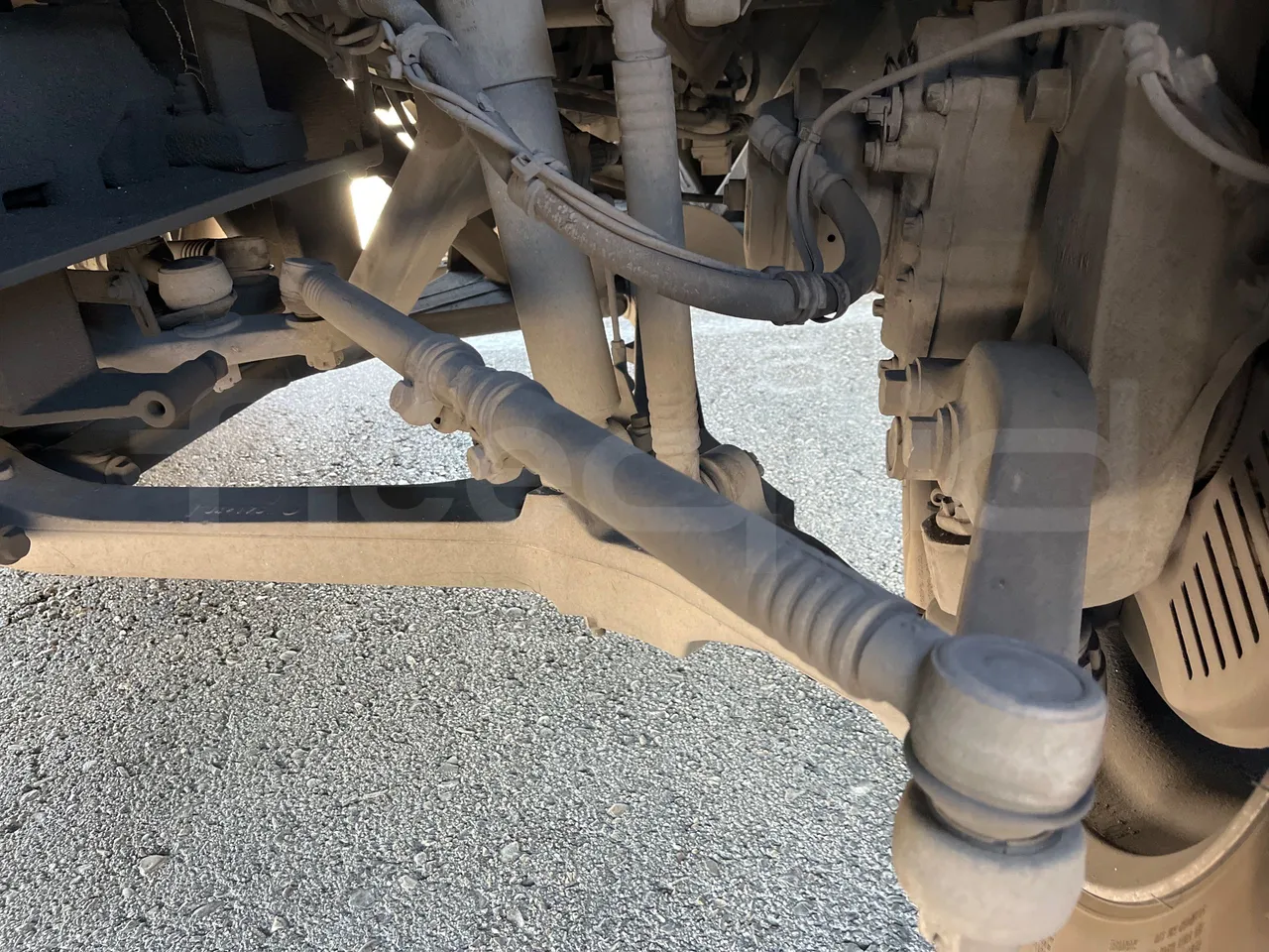 Volvo B12B DH12D420 - EUR3 - 309kW -12.2m - front shock absorbers left