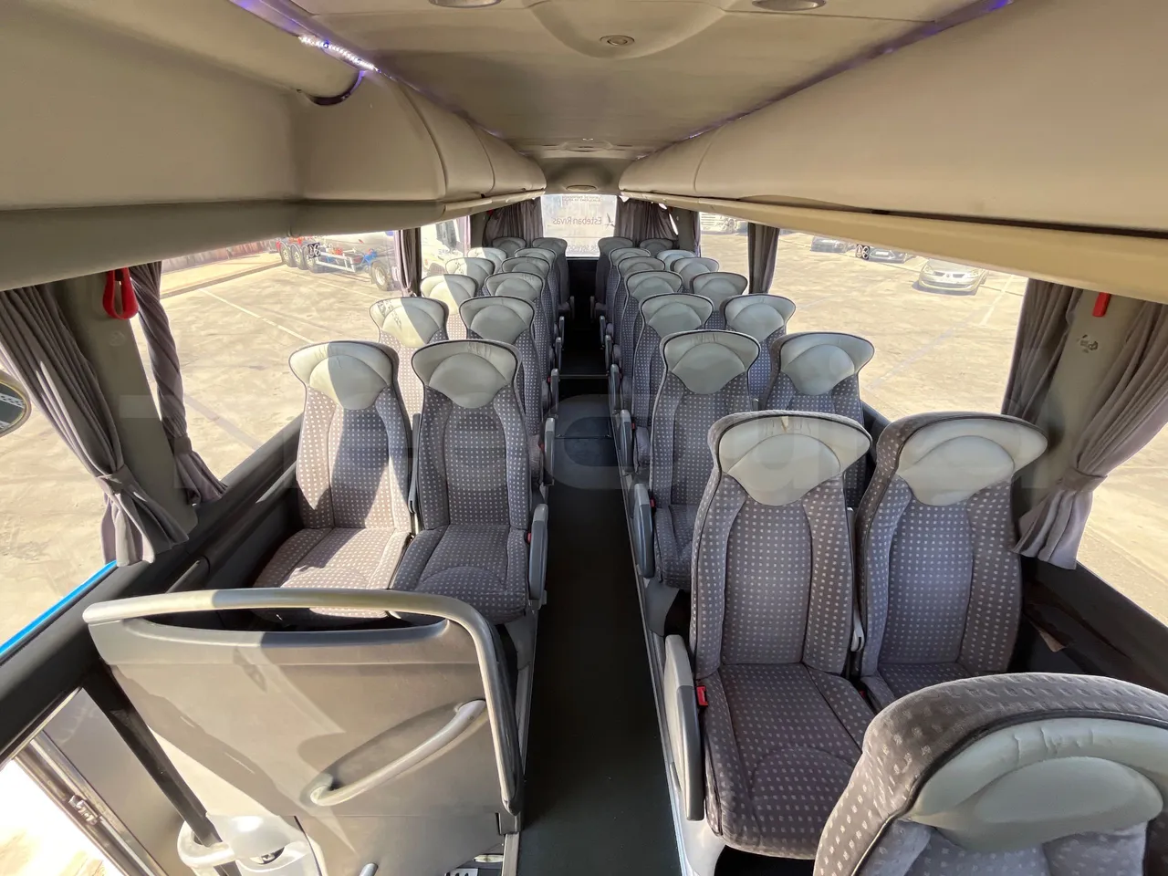 Volvo B12B DH12D420 - EUR3 - 309kW -12.2m - reverse view middle aisle