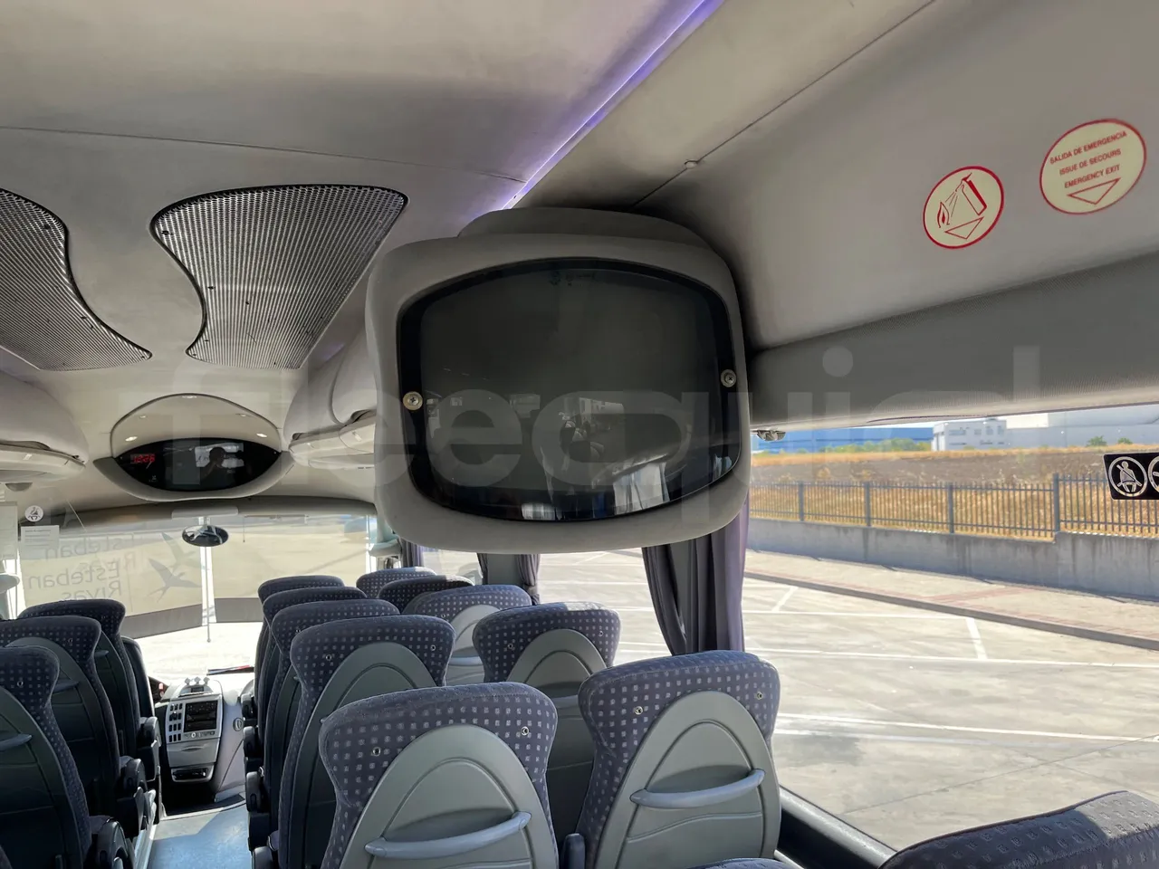 Volvo B12B DH12D420 - EUR3 - 309kW -12.2m - monitor detail photo