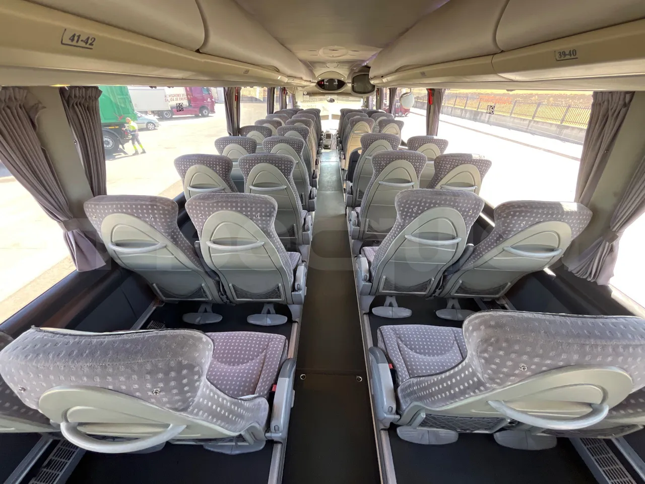 Volvo B12B DH12D420 - EUR3 - 309kW -12.2m - overhead compartments photo