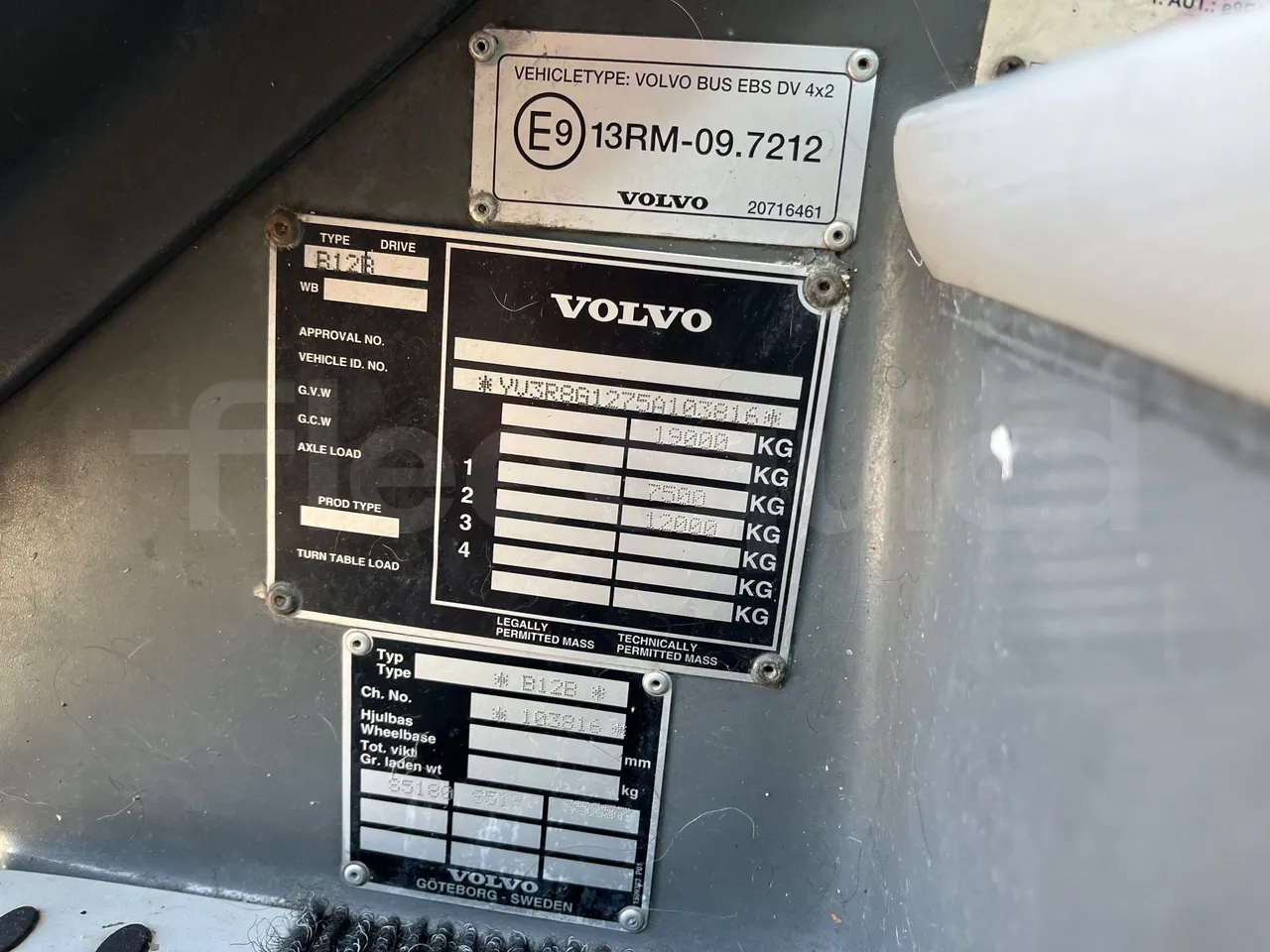 Volvo B12B DH12D420 - EUR3 - 309kW -12.2m - vehicle plate photo